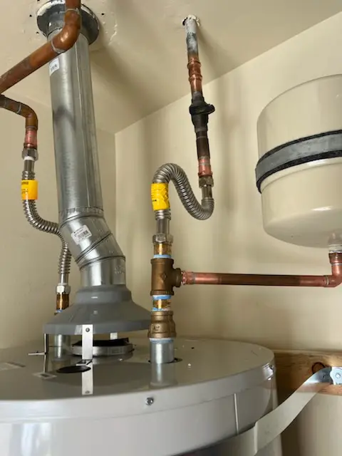 Water heater installation and plumbing repair in Hickory Creek